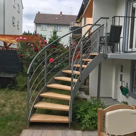Ganze Mit Balkon, Terrasse Und Garten Apartment Neustadt an der Weinstrasse