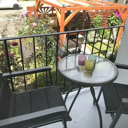 Ganze Mit Balkon, Terrasse Und Garten Apartment *